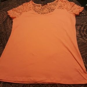 Rue 21 coral knit cotton/lace tee
